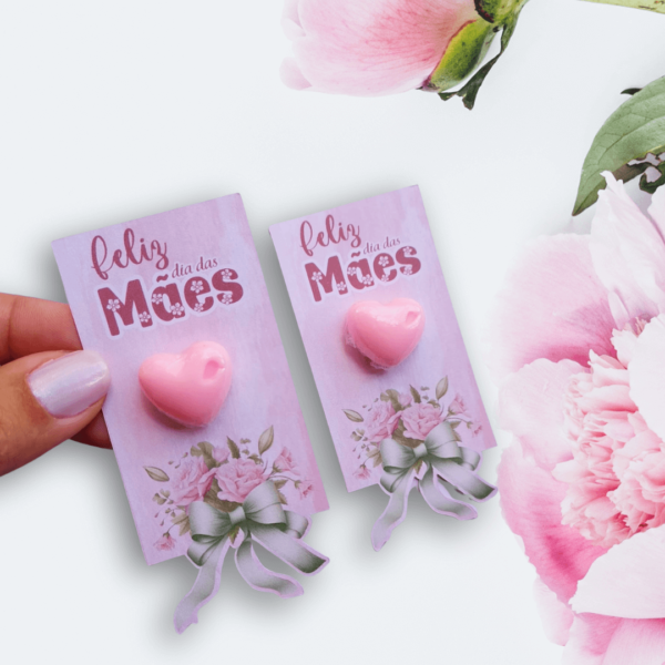 Card com mini sabonete de coração Dia das Mães