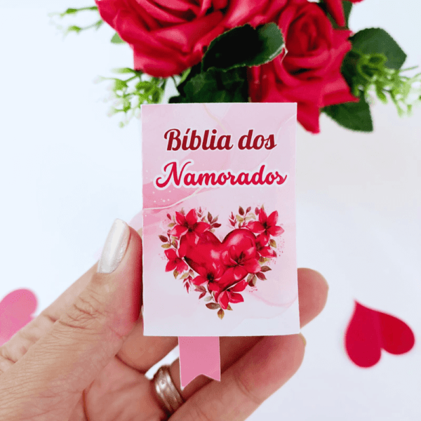 20 Mini Bíblia Porta bis Dia dos Namorados – Fundo rosa